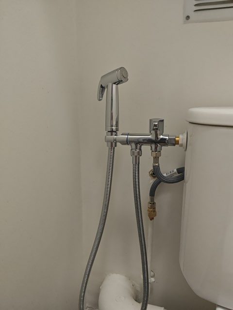 Raccordement sanitaire près d'un chauffe-eau, intervention à Mont-près-Chambord